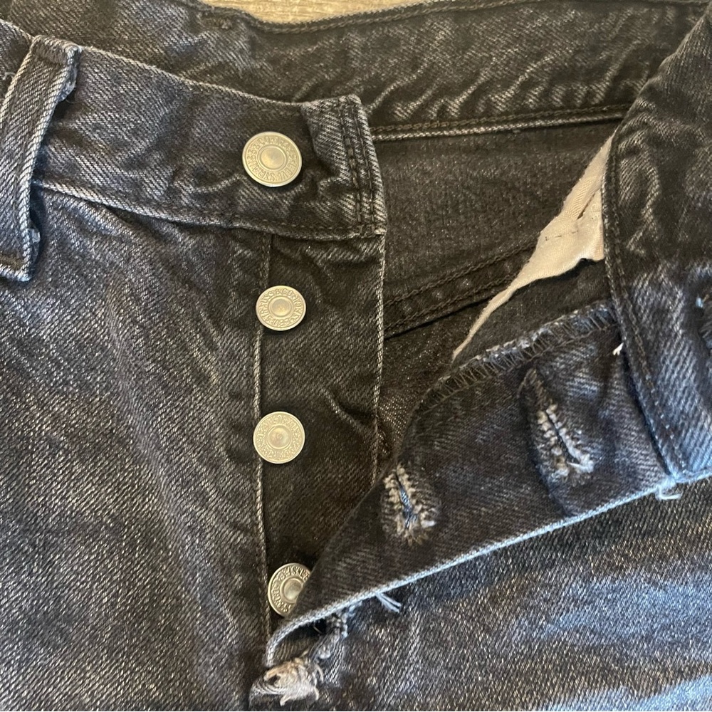 Levi’s 501 Original Mid Rise Black Cut-Off Denim Shorts - Picture 8 of 12